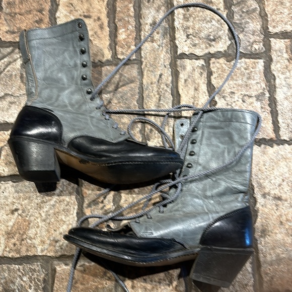 Vintage Victorian Style Leather Boots - Picture 5 of 13